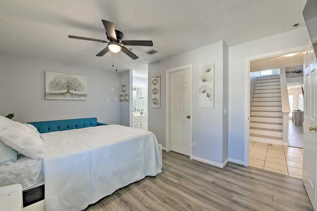 Convenient Condo With Hot Tub - Walk To Beach! Panama City Beach Apartment