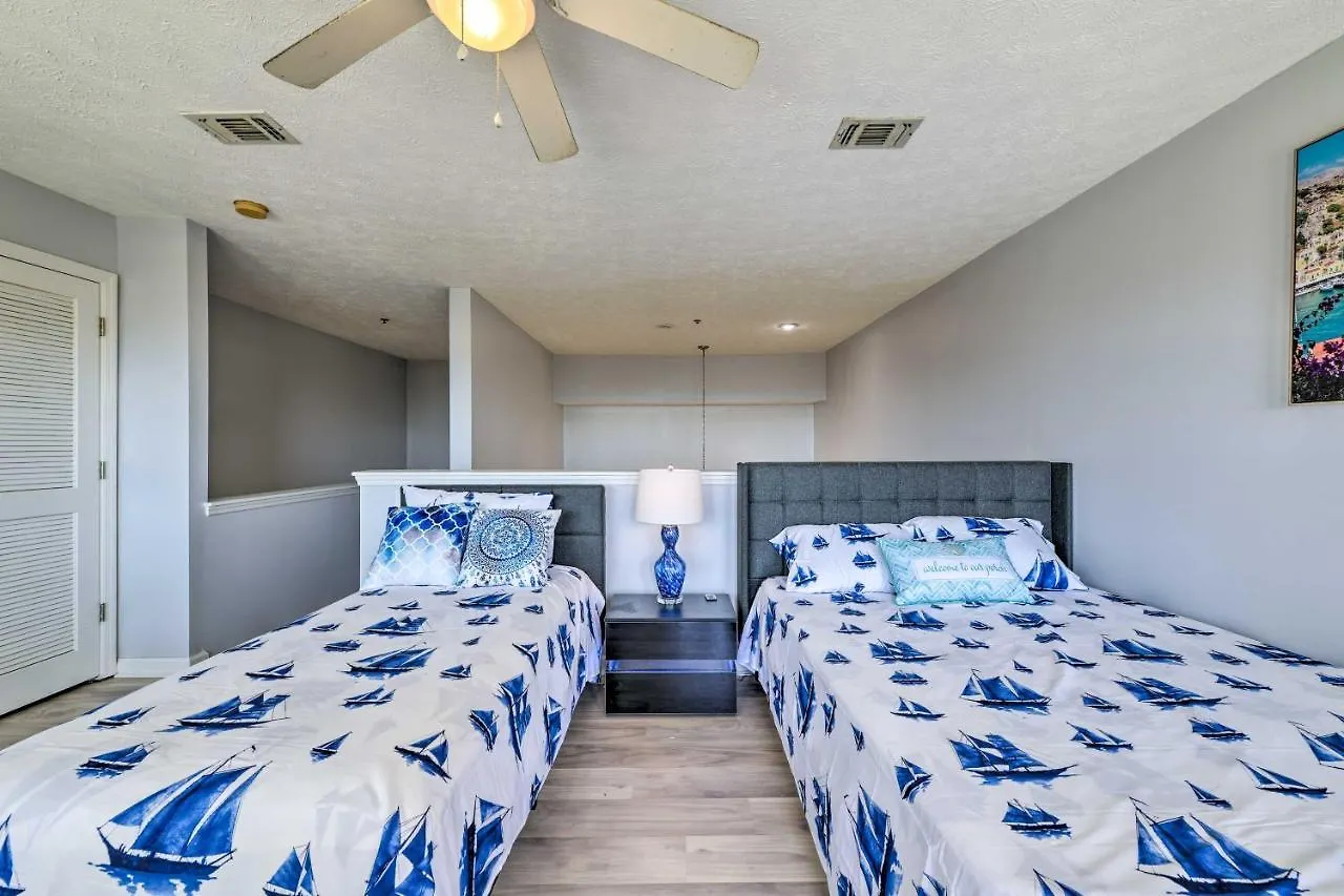 Convenient Condo With Hot Tub - Walk To Beach! Panama City Beach Apartment